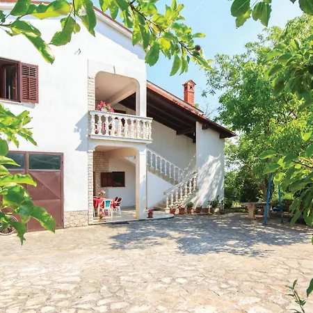 Apartment 3 Bedroom Lovely In Barban *